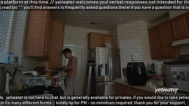 Snapshot of yetieater chatting on 06-09-26, 05:46 yetieater online show from 06-09-26, 05:46