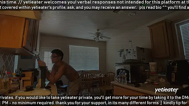 Snapshot of yetieater chatting on 06-13-26, 04:05 yetieater online show from 06-13-26, 04:05