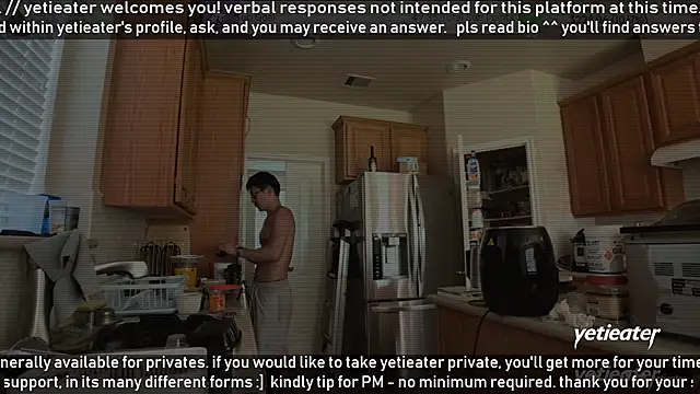 Snapshot of yetieater chatting on 06-22-26, 03:31 yetieater online show from 06-22-26, 03:31