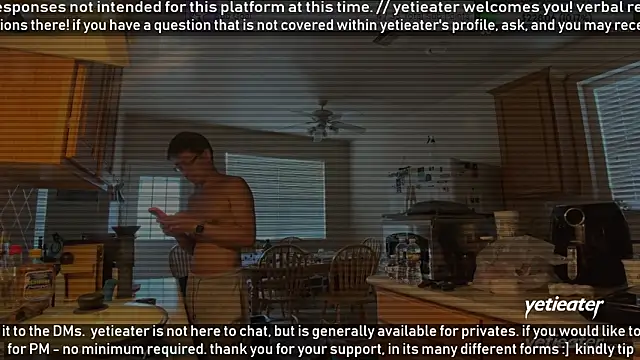 Snapshot of yetieater chatting on 06-23-26, 02:48 yetieater online show from 06-23-26, 02:48