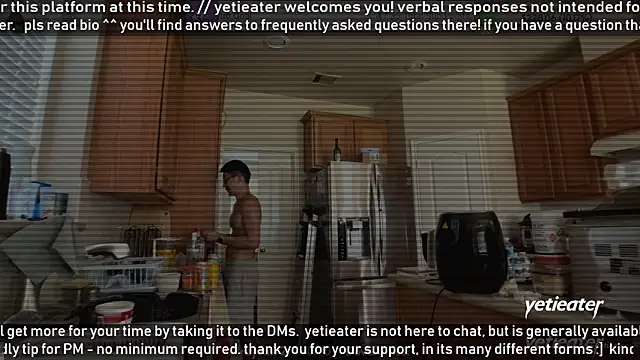 Snapshot of yetieater chatting on 07-16-26, 03:29 yetieater online show from 07-16-26, 03:29
