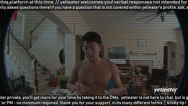 Snapshot of yetieater chatting on 07-28-26, 06:20 yetieater online show from 07-28-26, 06:20