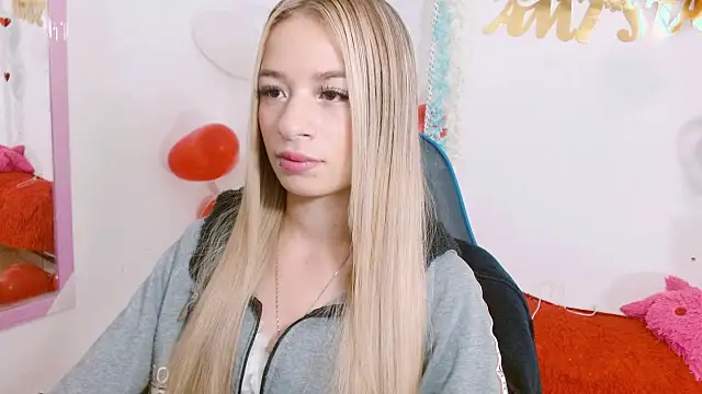 hannah 026 online show from 09-13-25, 11:43