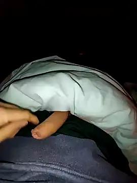 Snapshot of Cazzettostorto99 chatting on 10-29-25, 11:17 Cazzettostorto99 online show from 10-29-25, 11:17