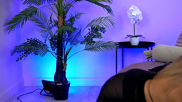 Snapshot of SophiaPotts chatting on 09-20-25, 03:18 SophiaPotts online show from 09-20-25, 03:18