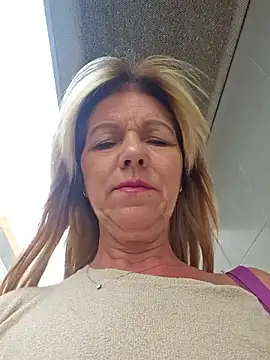 Melody73 online show from 10-13-25, 04:07