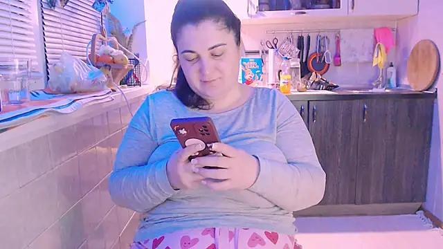 Snapshot of SoftLia chatting on 01-22-25, 10:05 SoftLia online show from 01-22-25, 10:05