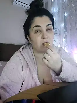 Snapshot of SoftLia chatting on 01-27-25, 12:01 SoftLia online show from 01-27-25, 12:01