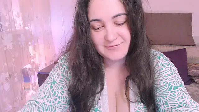 Snapshot of SoftLia chatting on 02-21-25, 08:05 SoftLia online show from 02-21-25, 08:05