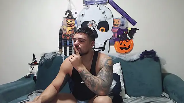 Tiberius hunk online show from 11-05-25, 11:54