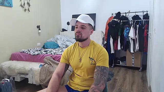 Tiberius hunk online show from 02-26-26, 04:33