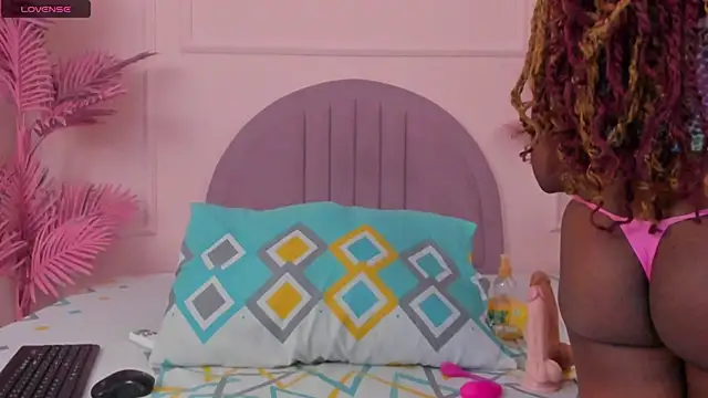 Hanaahquinn online show from 03-16-25, 12:11