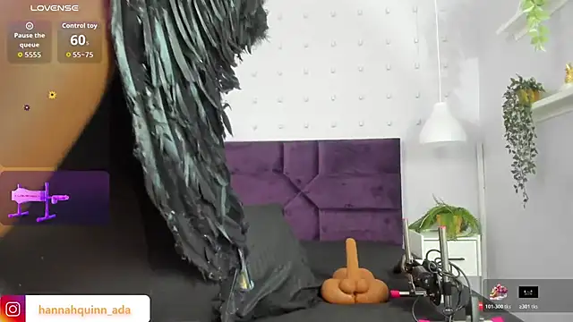 Hanaahquinn online show from 10-31-25, 11:55