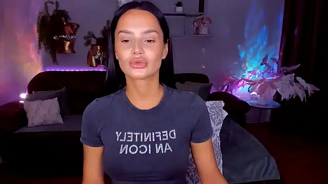 Snapshot of DanaSincere chatting on 06-18-26, 04:02 DanaSincere online show from 06-18-26, 04:02