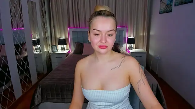 EvaGoddes online show from 02-14-26, 06:43