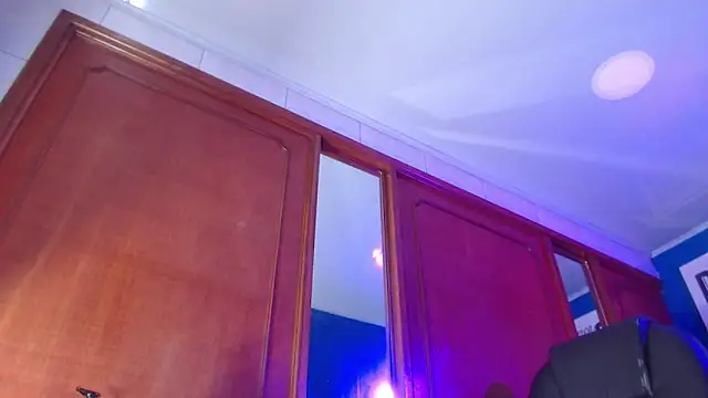 milu23   online show from 11-20-25, 12:05