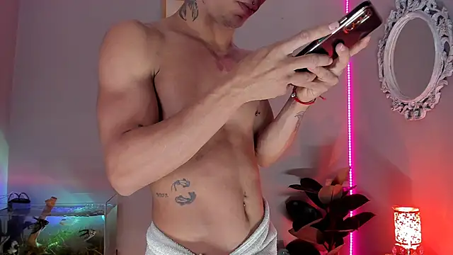 Snapshot of CRAZY-BOY99 chatting on 09-19-25, 09:43 CRAZY-BOY99 online show from 09-19-25, 09:43