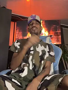 Snapshot of Miguel_bigcock chatting on 03-05-25, 12:49 Miguel bigcock online show from 03-05-25, 12:49