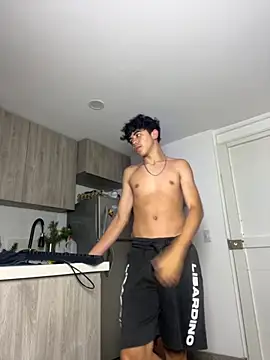 Snapshot of Miguel_bigcock chatting on 09-18-25, 11:18 Miguel bigcock online show from 09-18-25, 11:18