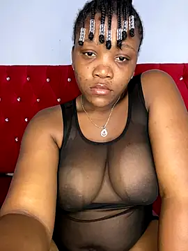 Snapshot of Beyoncex05 chatting on 10-28-25, 11:07 Beyoncex05 online show from 10-28-25, 11:07