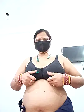 Snapshot of Neha-Bhabhi-Rasily chatting on 03-15-25, 05:48 Neha-Bhabhi-Rasily online show from 03-15-25, 05:48