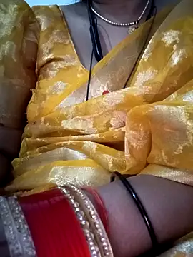 Snapshot of Neha-Bhabhi-Rasily chatting on 09-18-25, 04:58 Neha-Bhabhi-Rasily online show from 09-18-25, 04:58