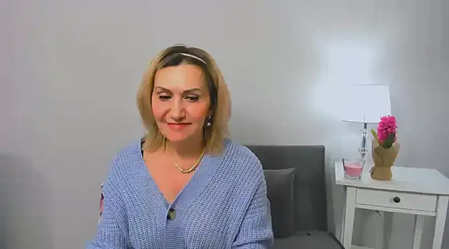 Snapshot of IsabellaSexyMilf chatting on 03-06-25, 04:07 IsabellaSexyMilf online show from 03-06-25, 04:07