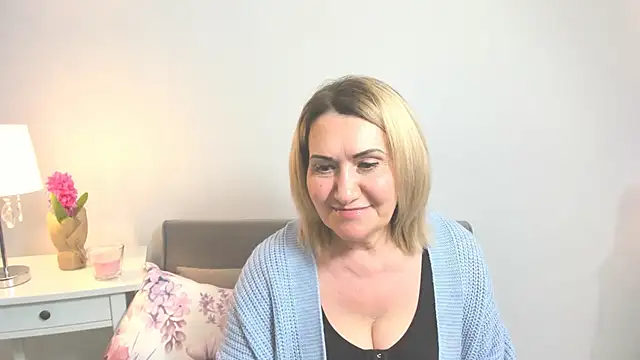 Snapshot of IsabellaSexyMilf chatting on 03-14-25, 05:24 IsabellaSexyMilf online show from 03-14-25, 05:24