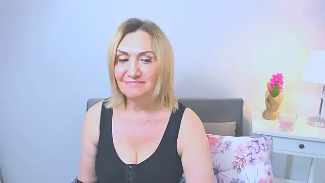 Snapshot of IsabellaSexyMilf chatting on 03-15-25, 09:30 IsabellaSexyMilf online show from 03-15-25, 09:30