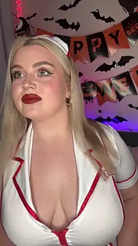 Snapshot of April_Vancee chatting on 10-27-25, 03:27 April Vancee online show from 10-27-25, 03:27