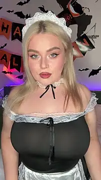 Snapshot of April_Vancee chatting on 10-28-25, 02:09 April Vancee online show from 10-28-25, 02:09