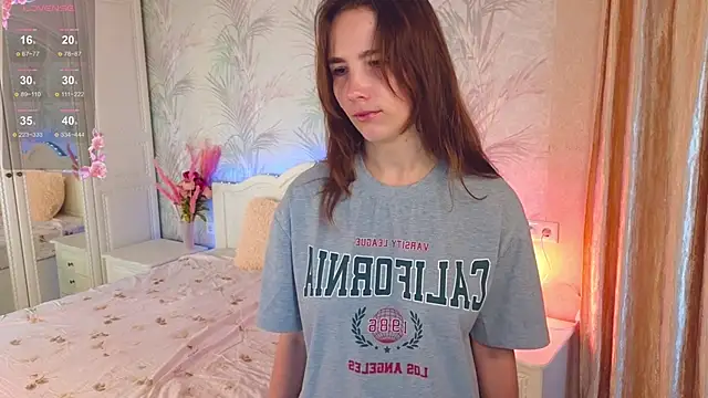 Snapshot of JaneVibes chatting on 10-08-25, 06:44 JaneVibes online show from 10-08-25, 06:44