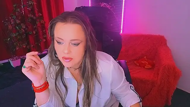AnielaFox online show from 05-12-26, 07:16