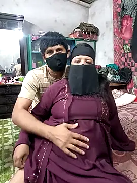 Pakhi Couple 69 online show from 09-25-25, 02:10