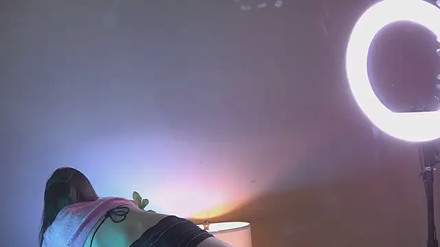 Amanda River online show from 11-30-25, 09:52