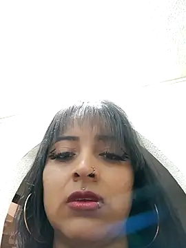 Snapshot of Sarah917 chatting on 11-21-25, 06:06 Sarah917 online show from 11-21-25, 06:06