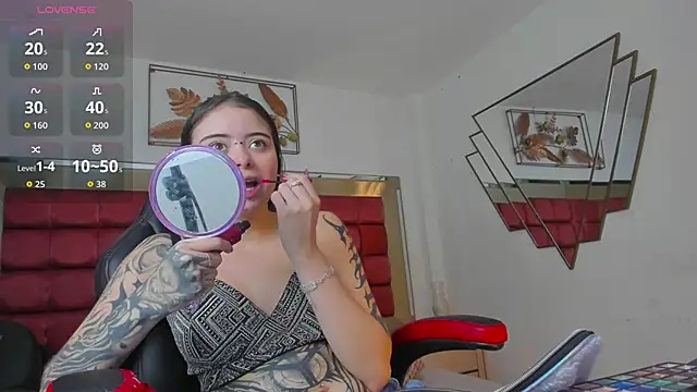 SaskiaGrendel online show from 04-13-26, 11:21