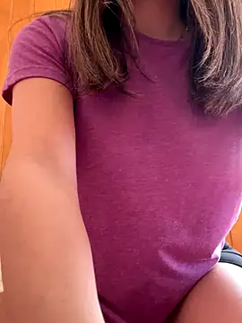 Snapshot of floooohv chatting on 10-11-25, 08:18 floooohv online show from 10-11-25, 08:18