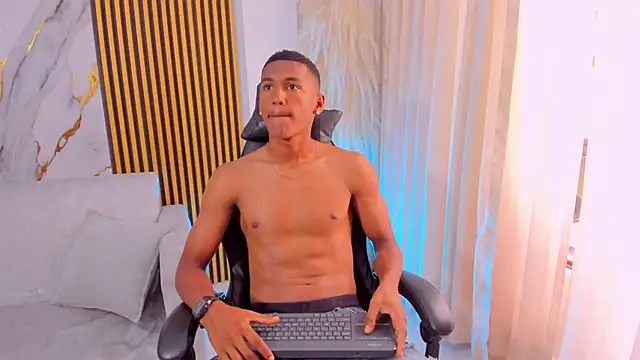 LexiAndDeker online show from 10-06-25, 05:43