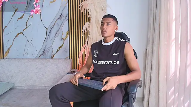 LexiAndDeker online show from 12-01-25, 05:18