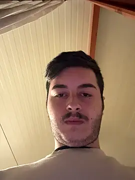 Snapshot of ategurl192 chatting on 11-19-25, 04:18 ategurl192 online show from 11-19-25, 04:18