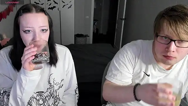 Snapshot of JayMollyy chatting on 04-16-26, 04:30 JayMollyy online show from 04-16-26, 04:30