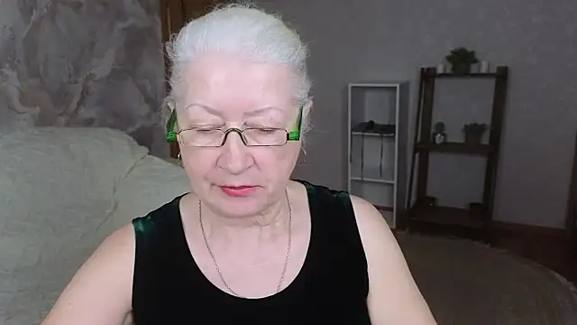 Snapshot of Maya_Mayflower chatting on 03-20-25, 03:25 Maya Mayflower online show from 03-20-25, 03:25