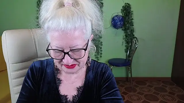 Snapshot of Maya_Mayflower chatting on 09-28-25, 04:29 Maya Mayflower online show from 09-28-25, 04:29