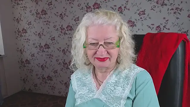 Snapshot of Maya_Mayflower chatting on 10-10-25, 04:11 Maya Mayflower online show from 10-10-25, 04:11