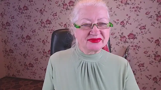 Snapshot of Maya_Mayflower chatting on 10-26-25, 04:07 Maya Mayflower online show from 10-26-25, 04:07