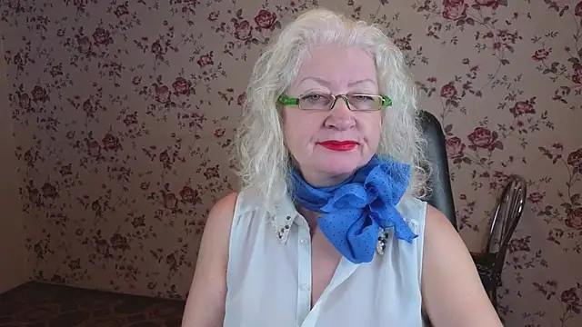 Snapshot of Maya_Mayflower chatting on 11-10-25, 04:11 Maya Mayflower online show from 11-10-25, 04:11