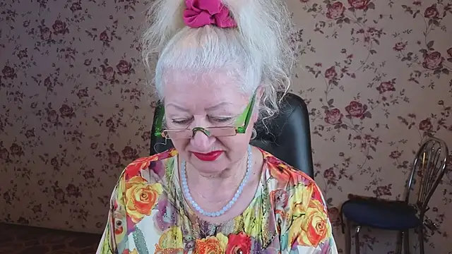 Snapshot of Maya_Mayflower chatting on 12-20-25, 04:52 Maya Mayflower online show from 12-20-25, 04:52