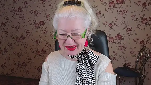 Snapshot of Maya_Mayflower chatting on 12-21-25, 03:24 Maya Mayflower online show from 12-21-25, 03:24