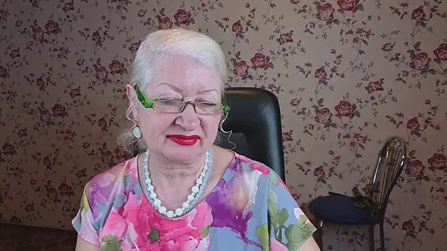 Snapshot of Maya_Mayflower chatting on 12-22-25, 03:14 Maya Mayflower online show from 12-22-25, 03:14